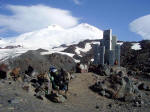 Вид на вершины Эльбруса со станции МКД "Мир".
